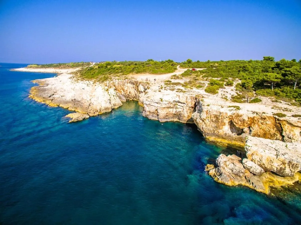 Holiday Home Zora: Family Retreat Near Kamenjak Nature Park Premantura