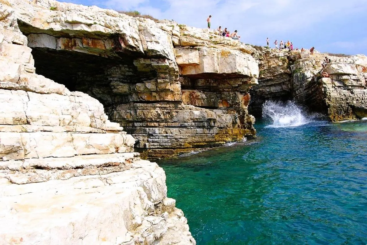 Holiday Home Zora: Family Retreat Near Kamenjak Nature Park Premantura