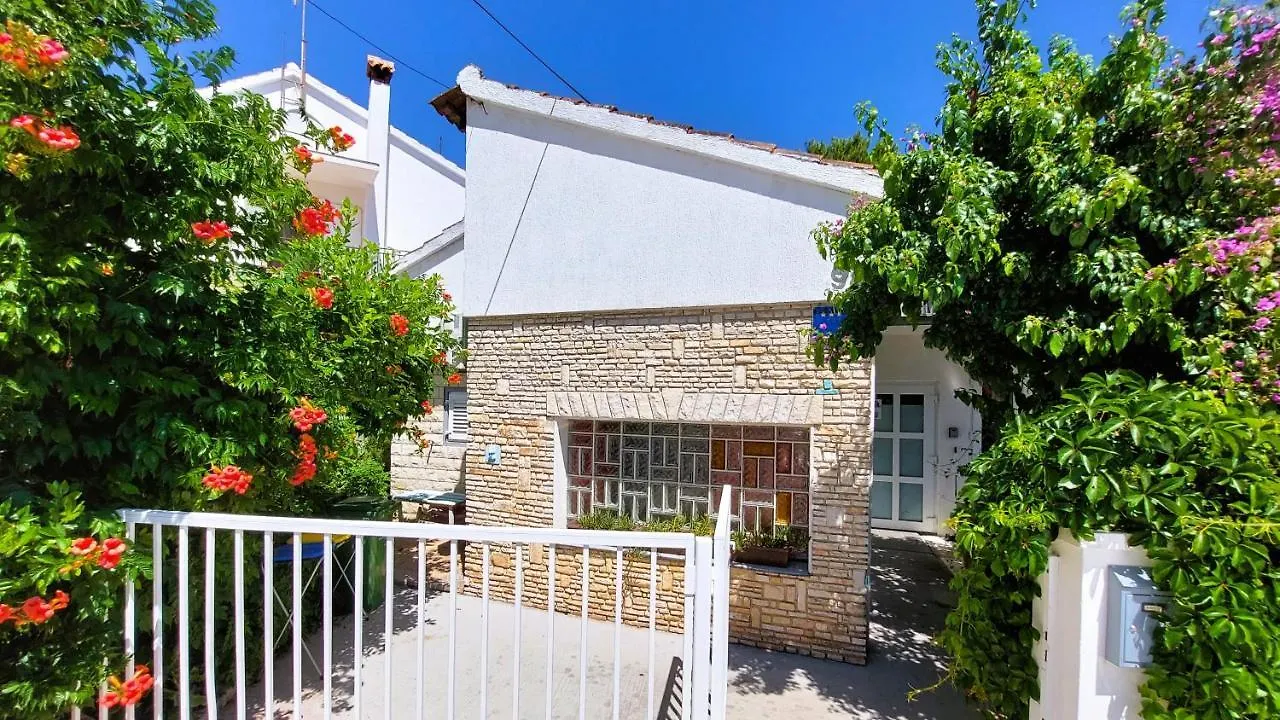 Holiday Home Zora: Family Retreat Near Kamenjak Nature Park Premantura 0*,