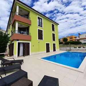 Smaragdna Yourcroatiaholiday Premantura
